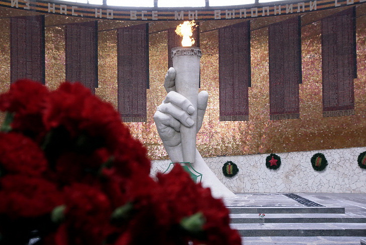 На главной высоте России зажгли свечи в память о погибших в Великой Отечественной войне