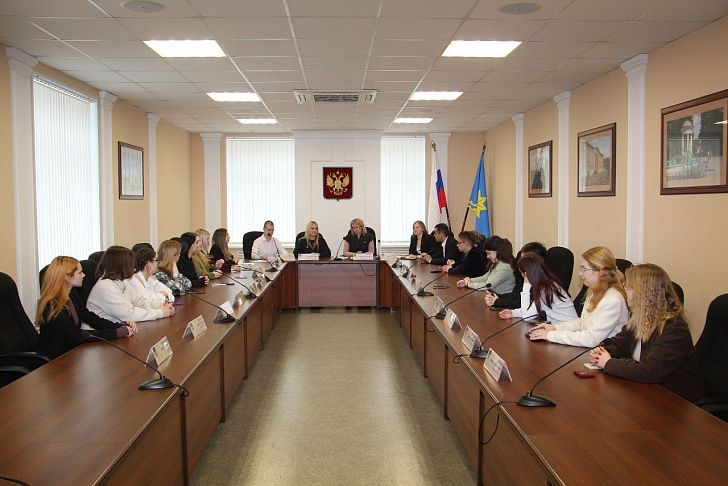 В Волжском прошло первое заседание Молодёжного парламента в обновлённом составе