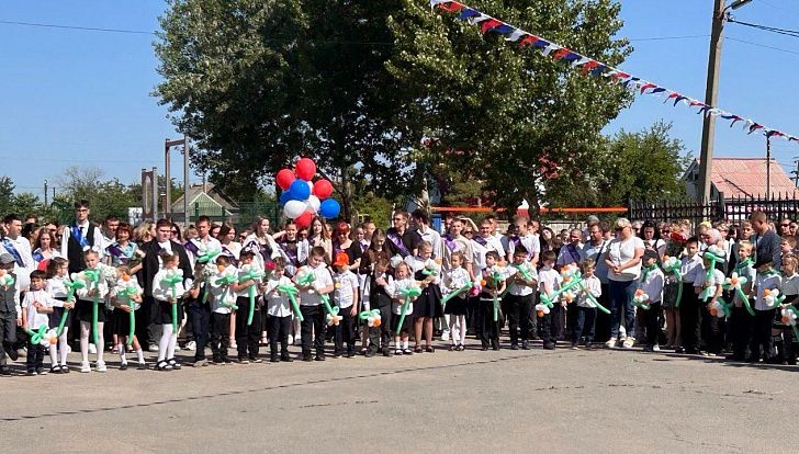 в Средней Ахтубе прошел "Последний звонок"