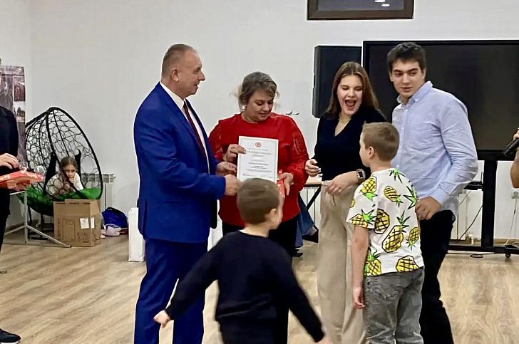 Дмитрий Григоров встретился с многодетными семьями города Волжского
