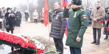 Депутаты приняли участие в торжественном митинге в Краснооктябрьском районе Волгограда