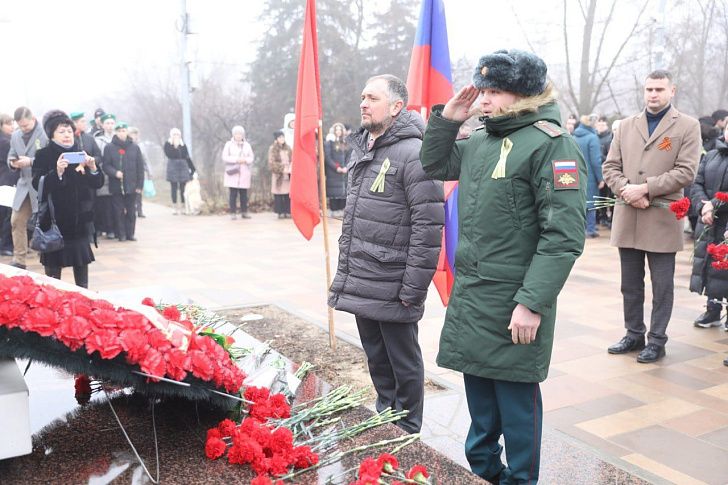 Депутаты приняли участие в торжественном митинге в Краснооктябрьском районе Волгограда