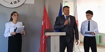 Валерий Могильный поздравил с профессиональным праздником педагогов Урюпинского агропромышленного техникума