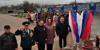 С участием Тамары Головачевой прошел торжественный митинг в городе Фролово