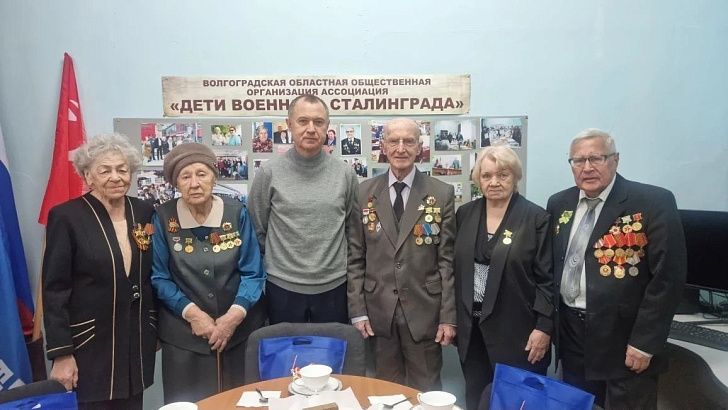 Жителей осаждённого Сталинграда поздравил депутат Волгоградской областной Думы Игорь Романов