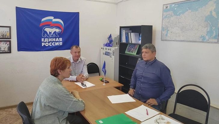 Игорь Романов провел прием граждан по юридическим вопросам