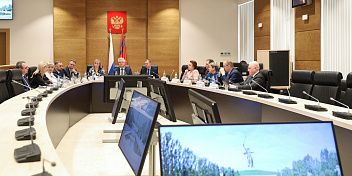 Итоги и перспективы работы туристической отрасли региона обсудили на парламентской комиссии