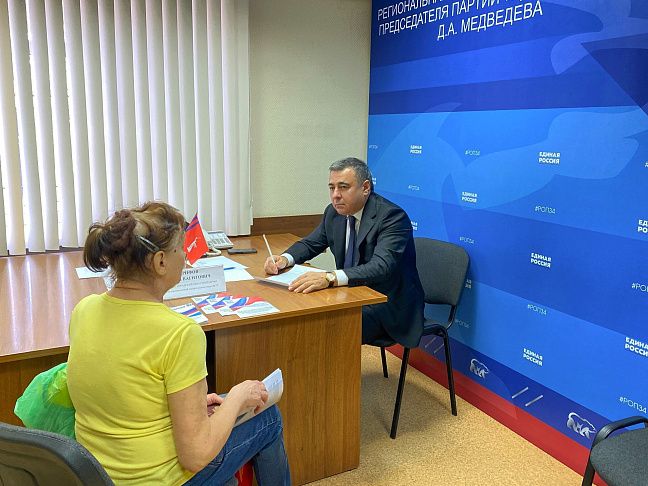Руслан Шарифов провел прием граждан по вопросам защиты прав в трудовой сфере