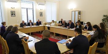 В облдуме рассмотрели перспективы развития транспортного предприятия города Волжского 