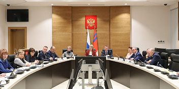 Сегодня состоялось заседание комитета Волгоградской областной Думы по государственному строительству, местному самоуправлению, развитию территорий и информационной политике под председательством Татьяны Распутиной