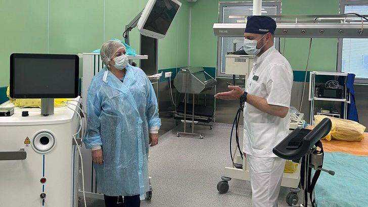 Наталья Семёнова оценила возможности нового отделения 25-й больницы