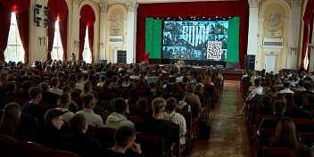 Игорь Воробьев провел «Урок мужества» для студентов ВолГАУ