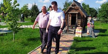 Владимир Шкарин поблагодарил жителей Алексеевского района за поддержку бойцов российской армии