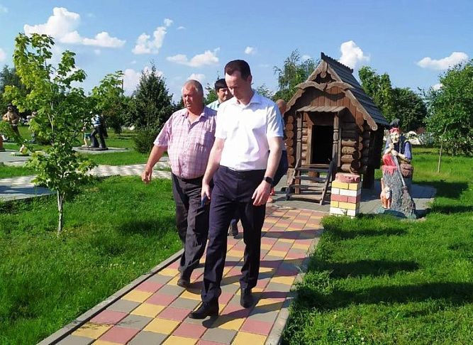 В Алексеевском районе с рабочим визитом побывал депутат Волгоградской областной Думы Владимир Шкарин