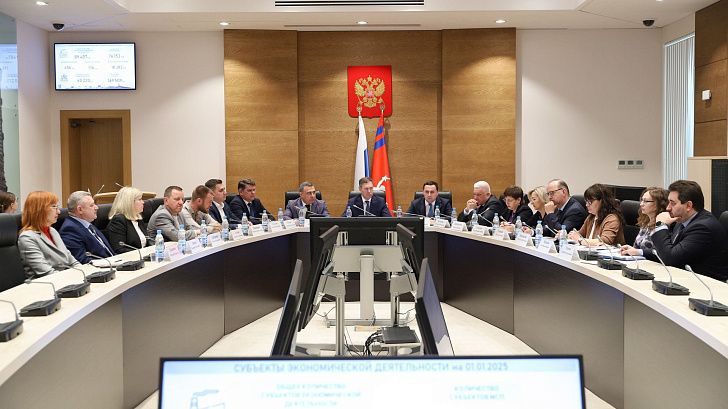 В регпарламенте обсудили дополнительные меры по укреплению экономики и социальной сферы