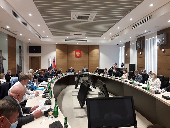 Депутаты фракции «Единая Россия» обсудили федеральный законопроект о дистанционной работе