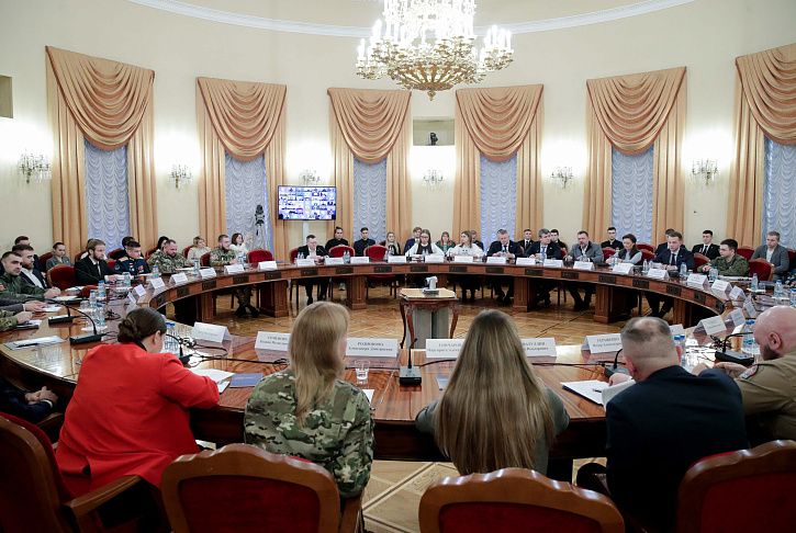 В Госдуме обсудили важность наставничества участников СВО в работе с молодежью