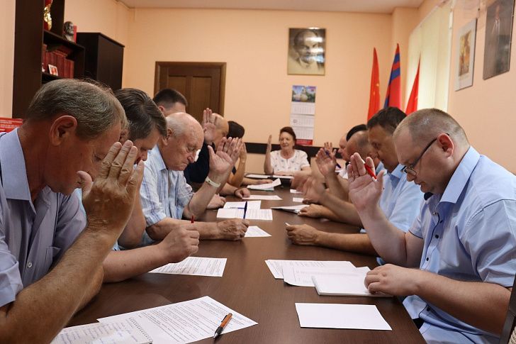 Волгоградские коммунисты поддержали решение о сборе средств на строительство мемориала, посвященного участникам СВО
