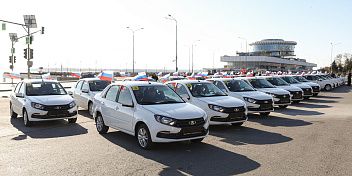 Ветеранам боевых действий по инициативе волгоградского губернатора передали ключи от 30 автомобилей с ручным управлением