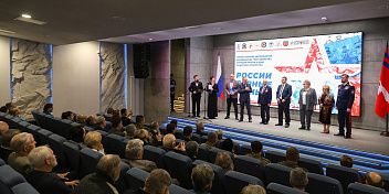 Защитникам Отечества посвящается: в Волгограде обсудили вопросы единства и сохранения памяти о подвигах героев разных времен