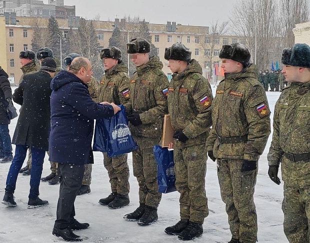 Самвел Аветисян поздравил военнослужащих с Днем защитников Отечества