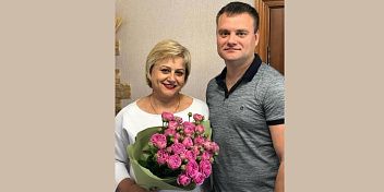 Поздравление Евгения Кареликова с Днем матери