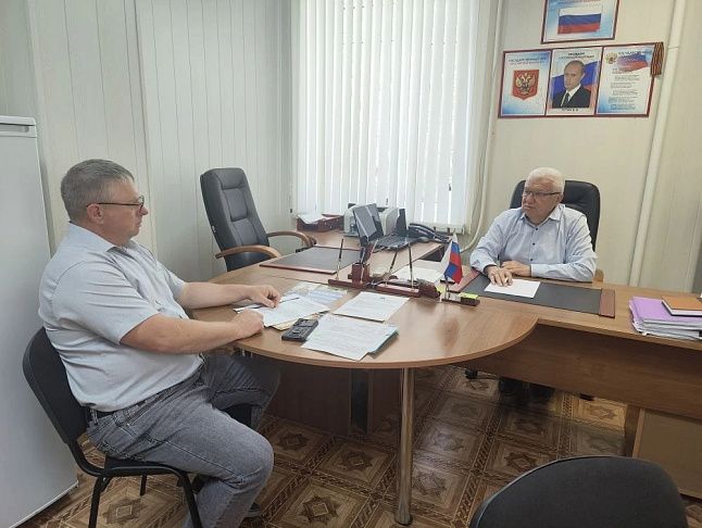Александр Шевченко провел прием граждан в Жирновском районе