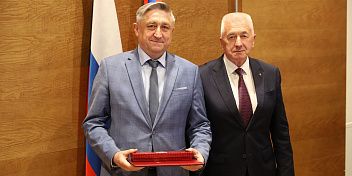 Председатель КСП региона Александр Носов награжден Почетной грамотой Волгоградской облдумы