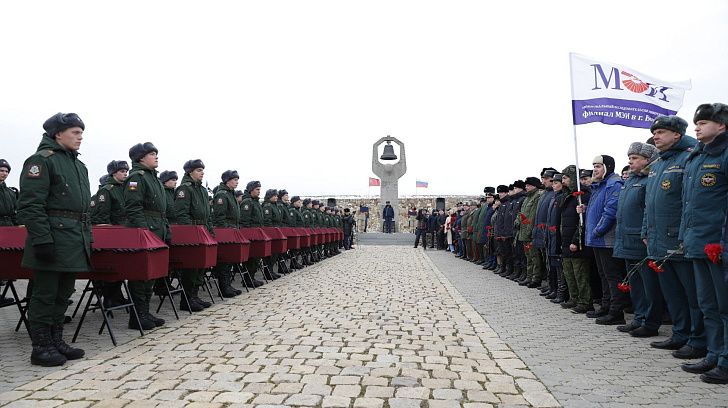 На мемориале в Россошках увековечили память павших героев 