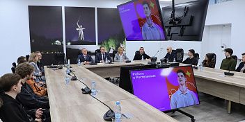 Региональные парламентарии провели встречу с будущими специалистами в ИТ-сфере