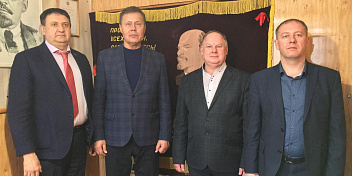 Депутаты-коммунисты Николай Арефьев и Валерий Могильный провели встречу с жителями Волгограда
