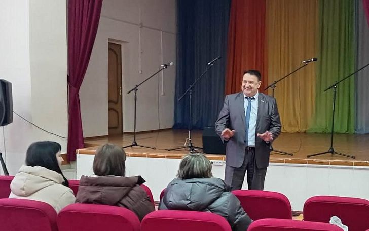 Рабочая поездка в Новониколаевский район