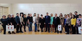 Евгений Кареликов поздравил с профессиональным праздником работников культуры