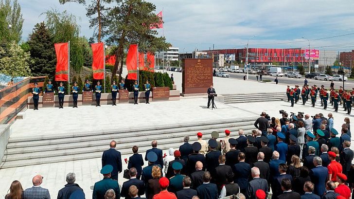 «Рубеж Сталинградской доблести»: у подножия Мамаева кургана открыли вторую очередь нового мемориала