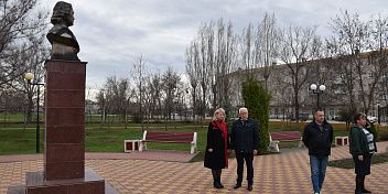 Проверка благоустроенных территорий Александром Шевченко в  Петров Вале