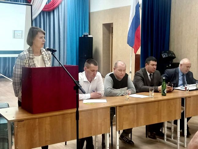 Татьяна Распутина заслушала отчет главы сельского поселения 