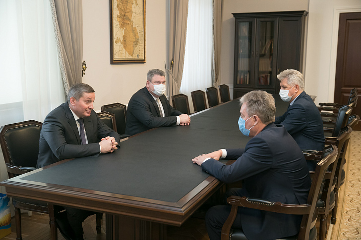 Андрей Бочаров провел рабочую встречу с Сергеем Четвериковым и Юрием Моисеевым
