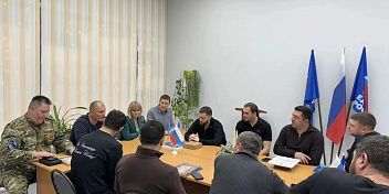 В Волжском наградили активистов-волонтёров