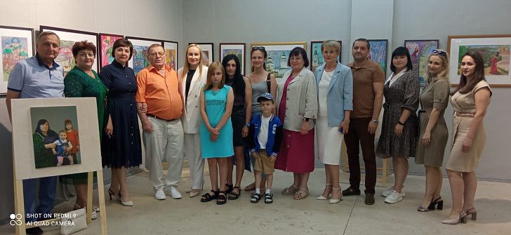В МБУК «Выставочный зал г.Михайловка» открылась фотовыставка "Жены героев"
