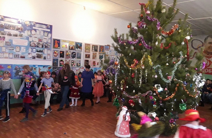 Дети Слащевской школы-интернат получили новогодние подарки