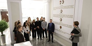 Волгоградские студенты побывали на экскурсии в областной Думе