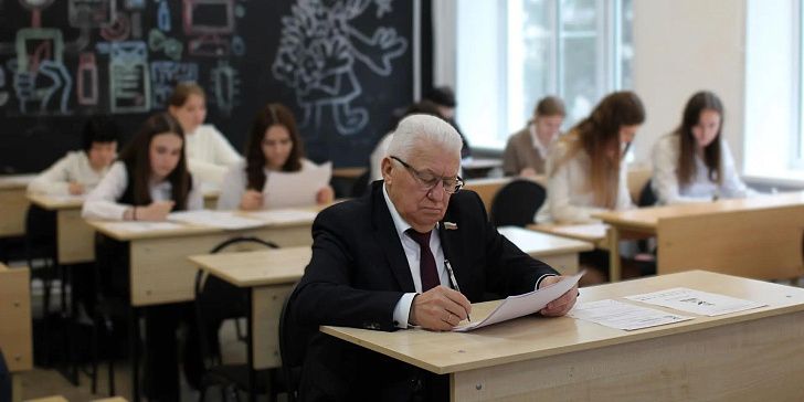Александр Шевченко принял участие в акции «Диктант Победы»