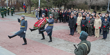 В Волгограде почтили память защитников Отечества 