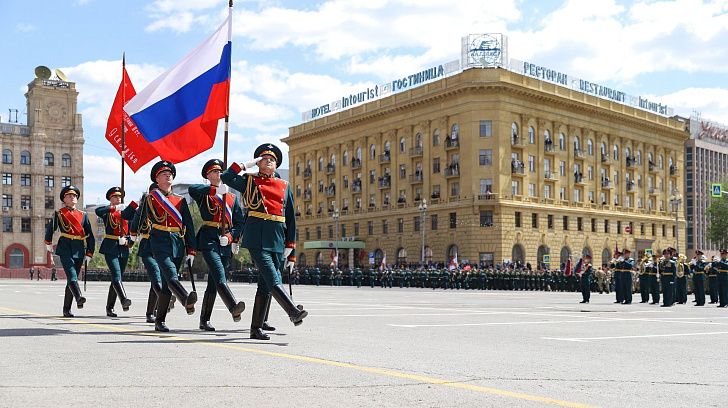В Сталинграде прошел парад в честь 79-й годовщины Великой Победы 