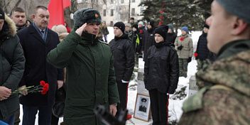В Краснооктябрьском районе прошел митинг в преддверии Дня памяти о россиянах, исполнявших служебный долг за пределами Отечества