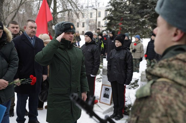 В Краснооктябрьском районе прошел митинг в преддверии Дня памяти о россиянах, исполнявших служебный долг за пределами Отечества