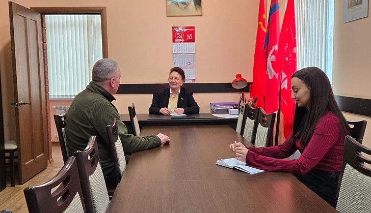 Депутаты-коммунисты провели Единый день приема граждан