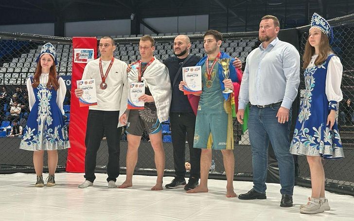 В Волгограде проходят Чемпионат и Первенство ЮФО по смешанному боевому единоборству