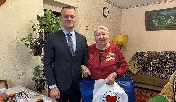 Евгений Кареликов поздравил жителей осажденного Сталинграда  с праздником
