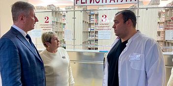 Руководители областного здравоохранения посетили медучреждения Урюпинского района